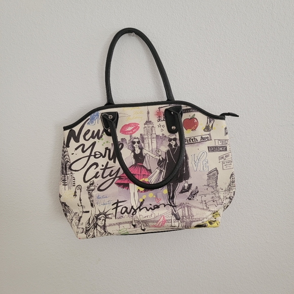 Glam So Chic Bag- NYC Fashion - Picture 2 of 4